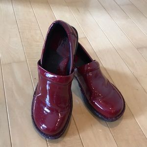 B.O.C. Patent Red Peggy Clogs Mules Size 9